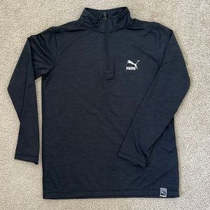 Dark Gray (almost black).  Light and super comfy